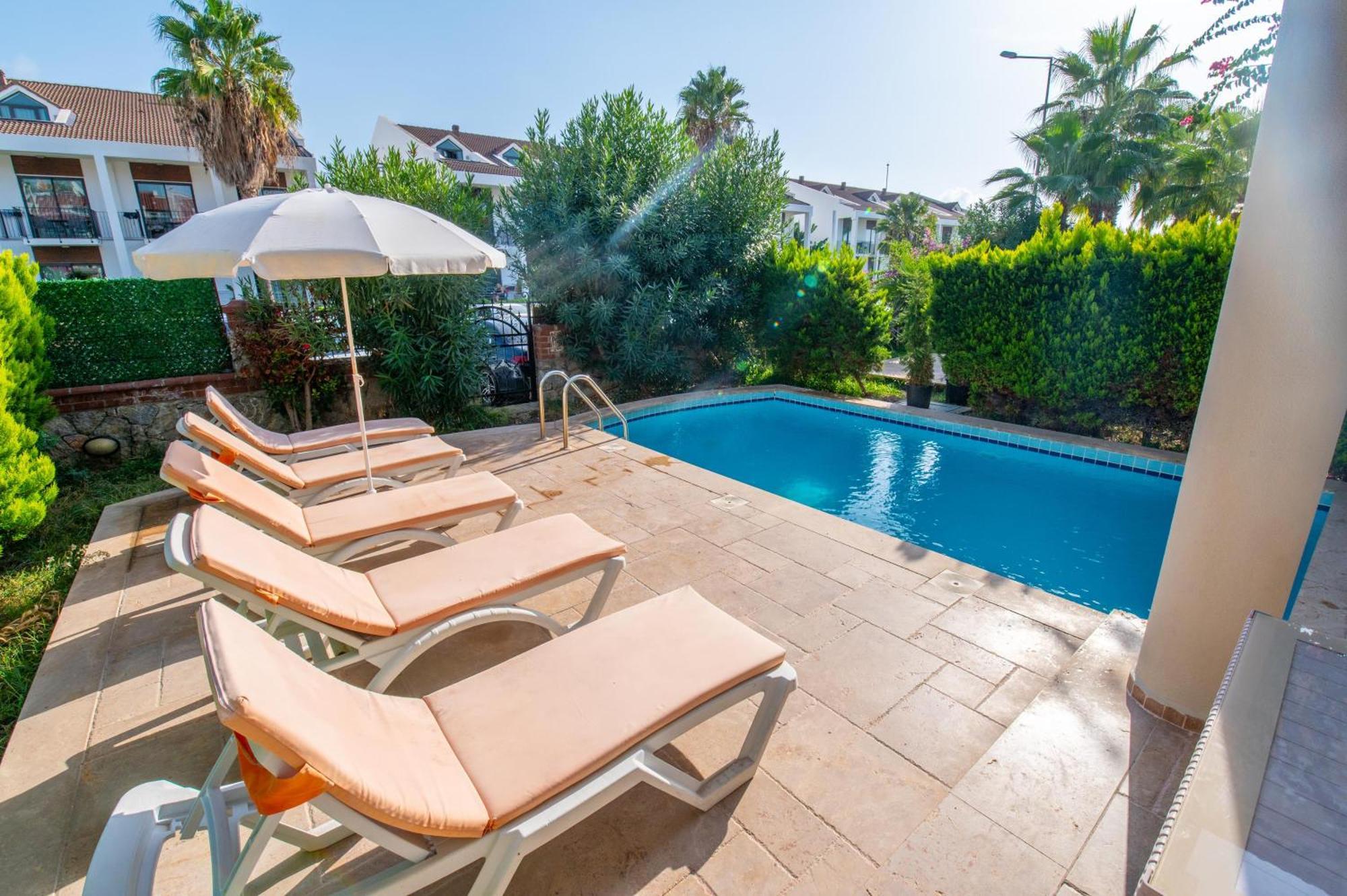 Sunset Aqua Lettings Hotel de apartamente *