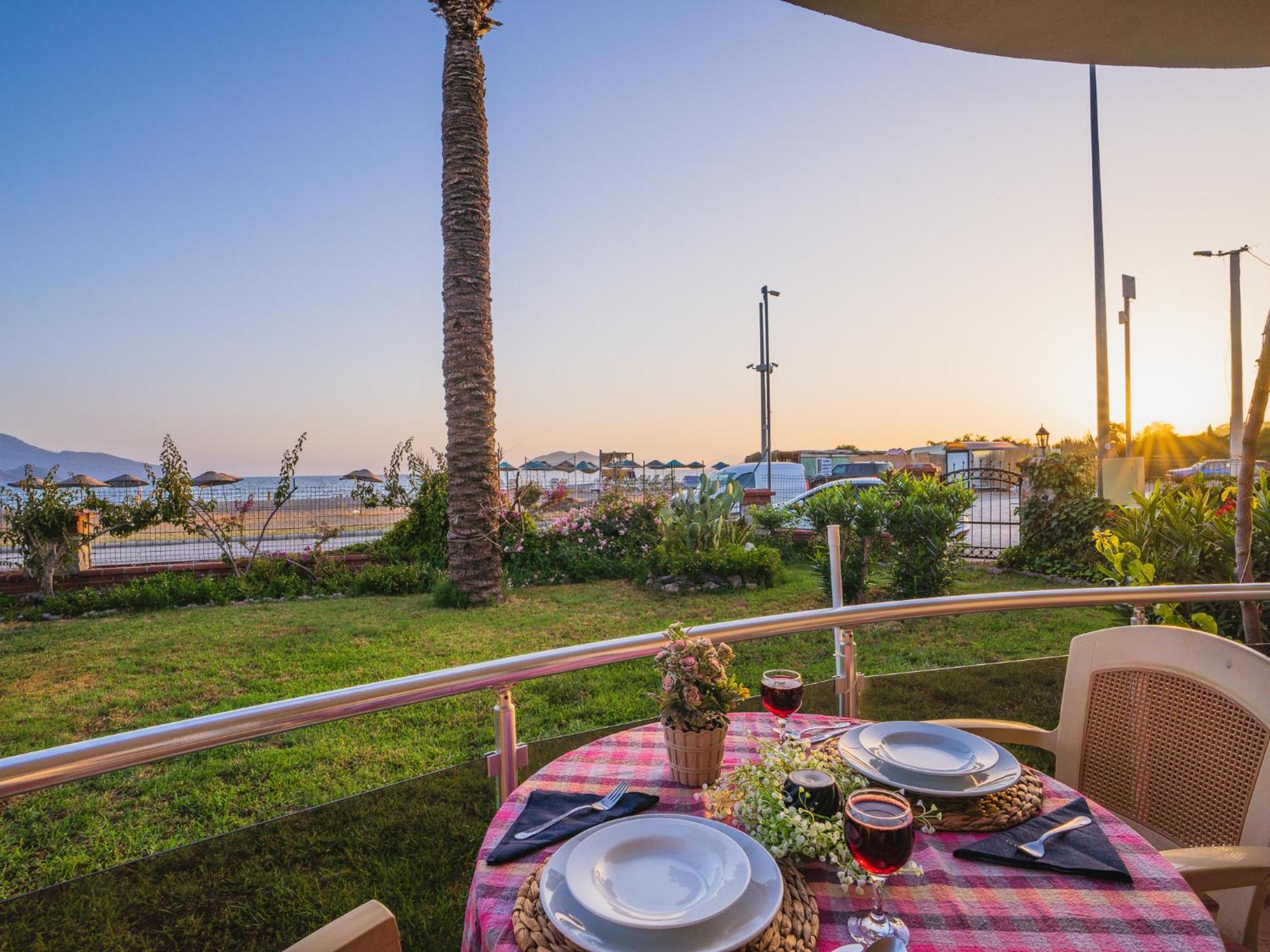 Sunset Aqua Lettings Hotel de apartamente